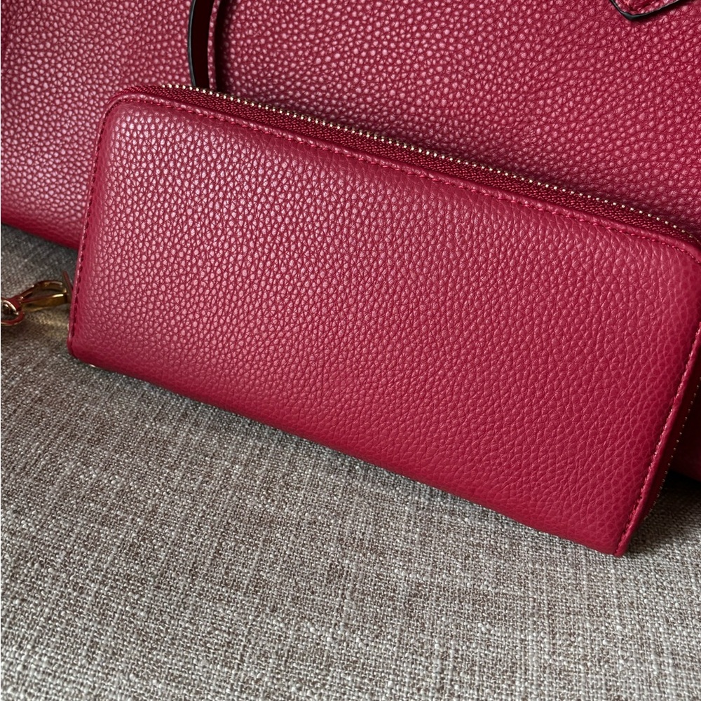 Elegant Red Satchel and Wallet Set - Picture 12 of 14
